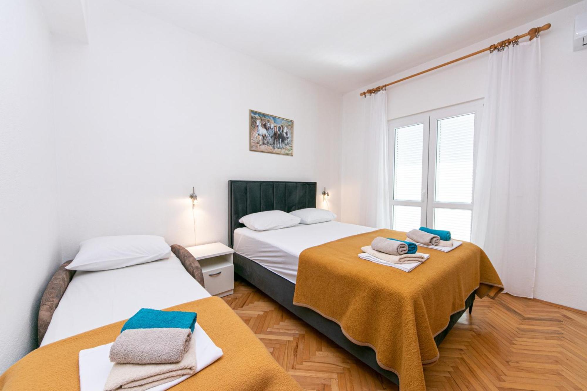 Apartments With A Parking Space Pisak, Omis - 5975 المظهر الخارجي الصورة