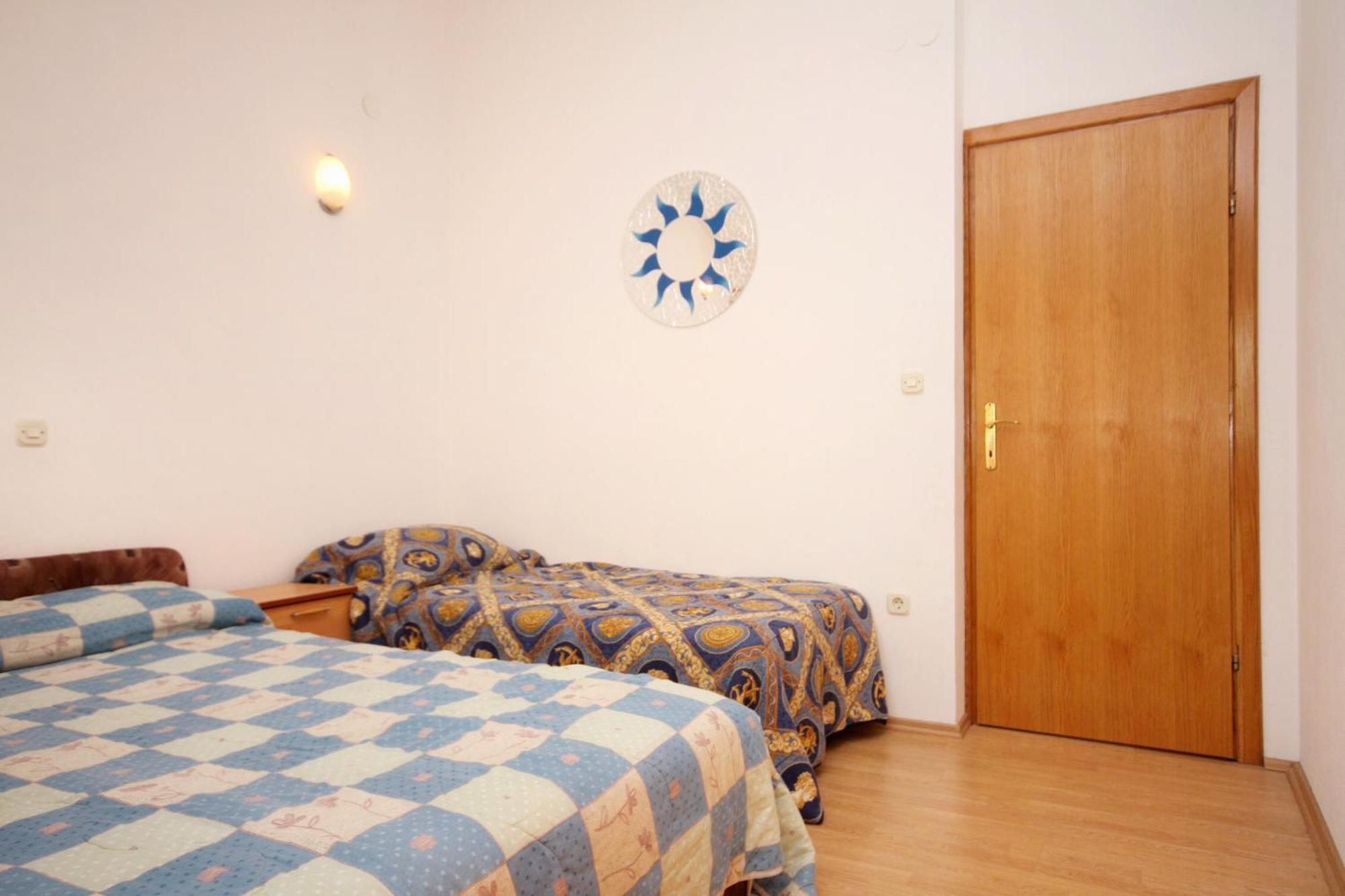 Apartments With A Parking Space Pisak, Omis - 5975 الغرفة الصورة