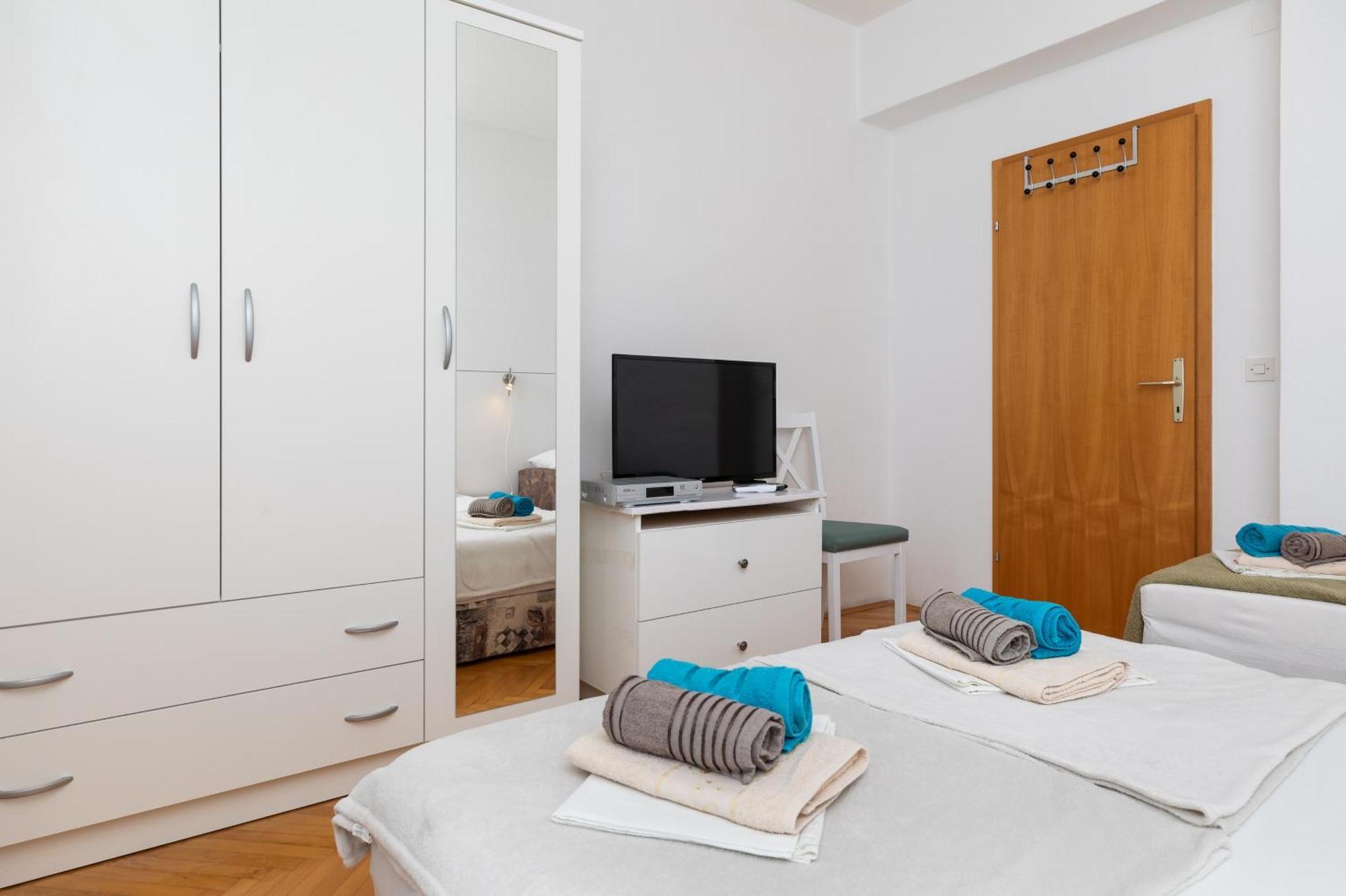 Apartments With A Parking Space Pisak, Omis - 5975 الغرفة الصورة